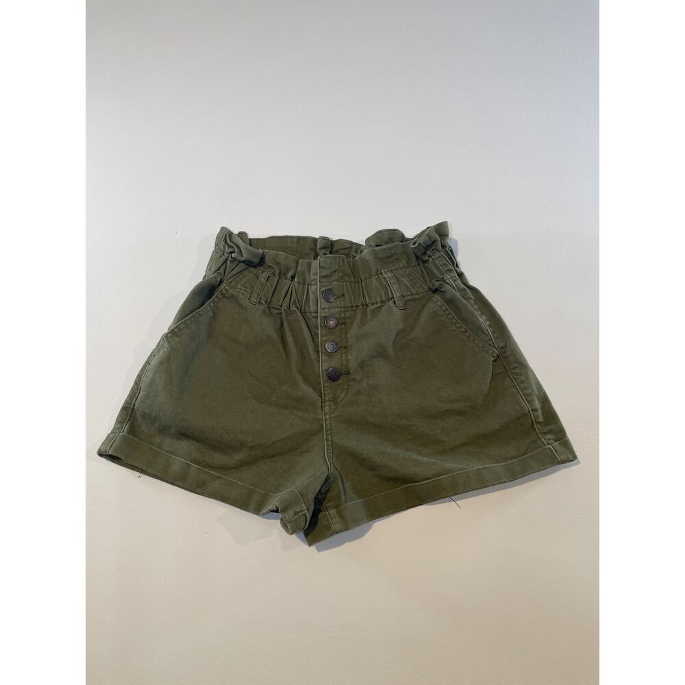 Arizona Jean Co size 9 olive green paperbag waist shorts